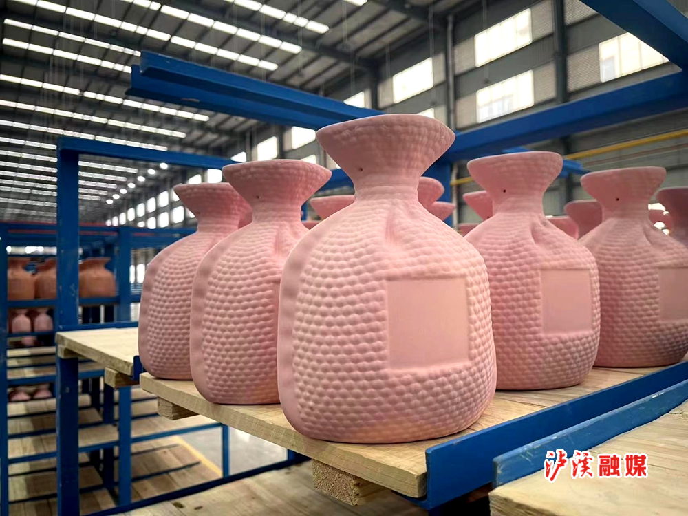 麻将糊了新年新气象：湖南鑫隆陶瓷新型陶瓷材料生产线项目一期全线调试(图3)