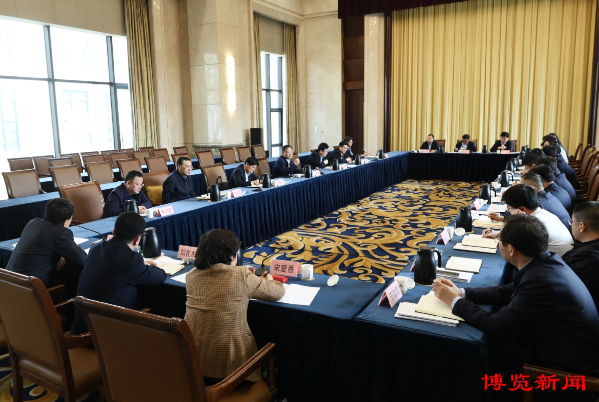 马晓磊主持召开全市陶瓷琉璃产业高质量发展座谈会麻将糊了(图1)