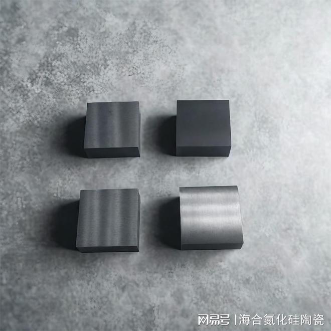 氮化硅陶瓷煤仓衬板的耐磨性能研究及其在煤炭工业中的应用(图1)