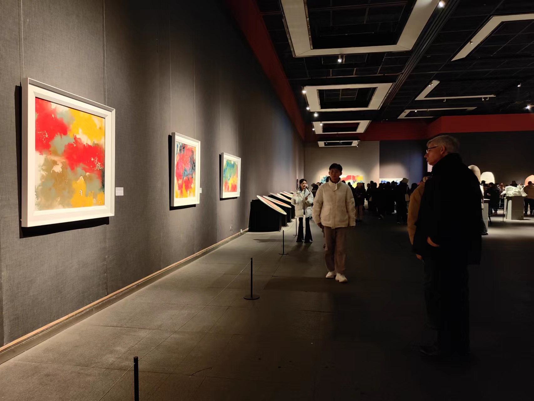跨越文化边界的对话 托比恩·克瓦思博与袁海龙陶瓷作品联展在济开幕(图7)